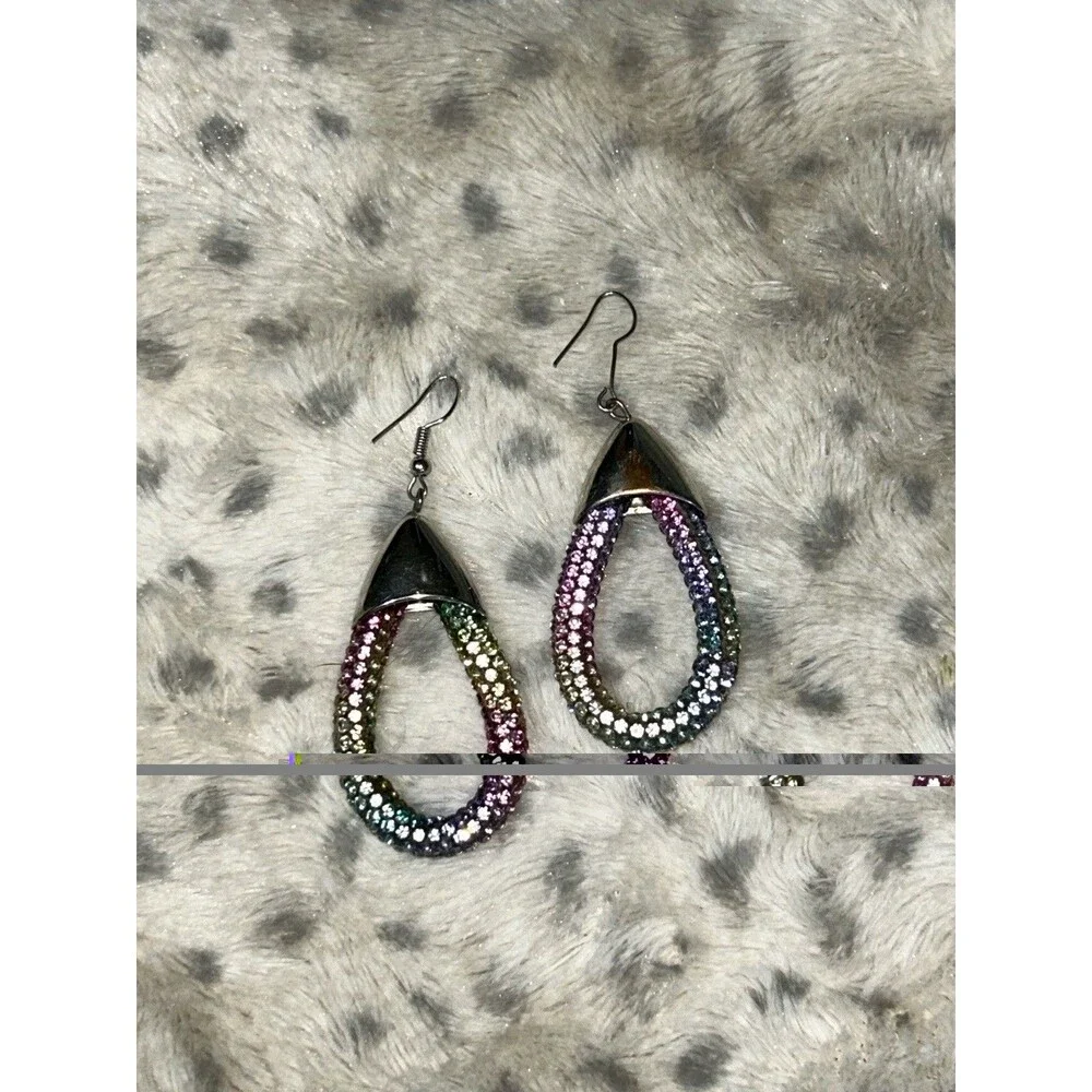 Unbranded silver tone
